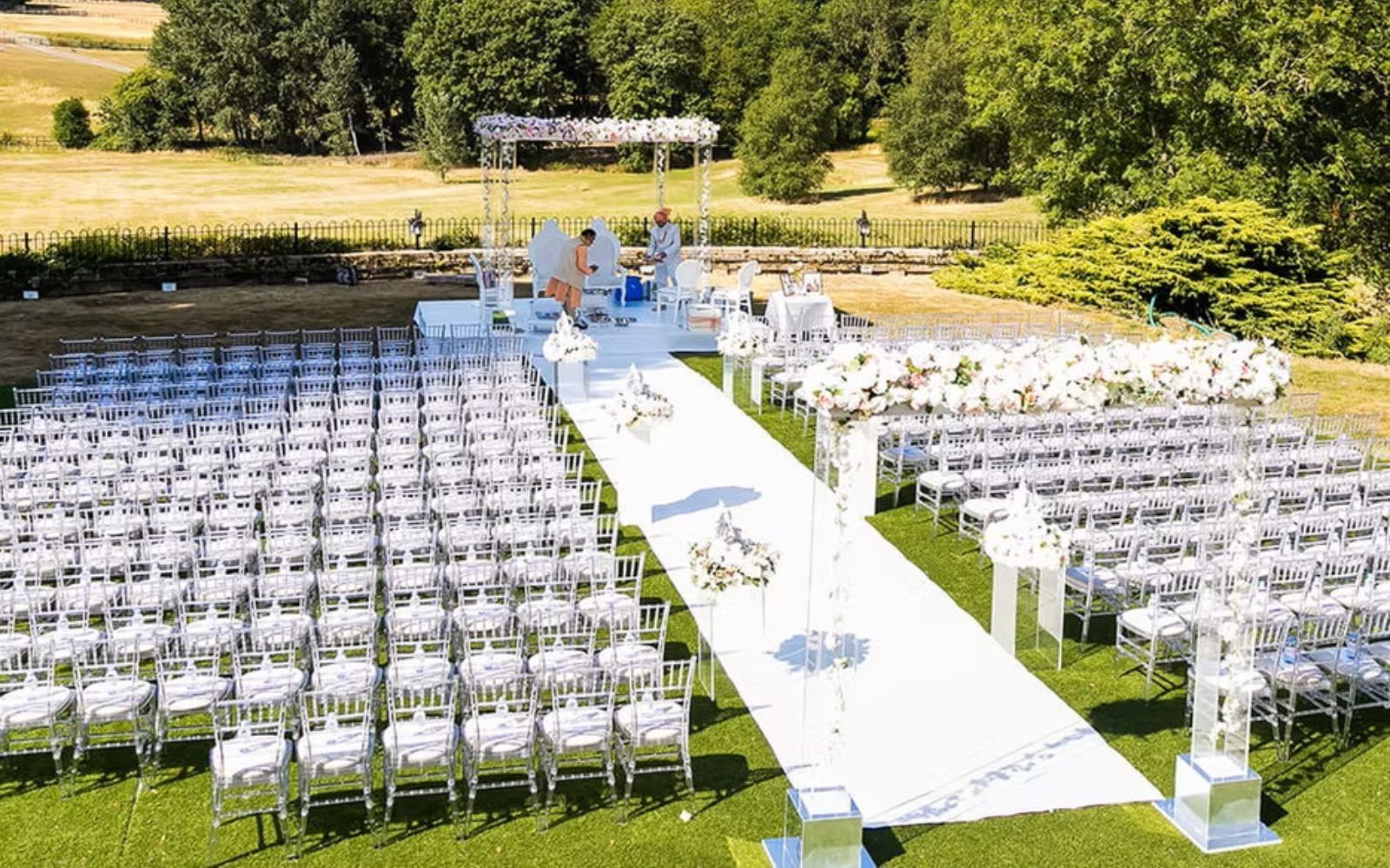 Outdoor Wedding Venue 1600x999